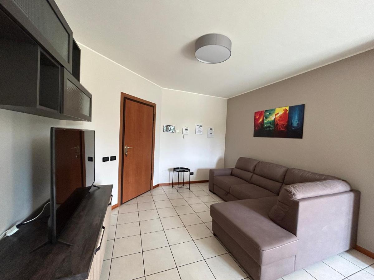 Appartamento Mimosa - Immobili E Soluzioni Rent เบรมบาเต ภายนอก รูปภาพ